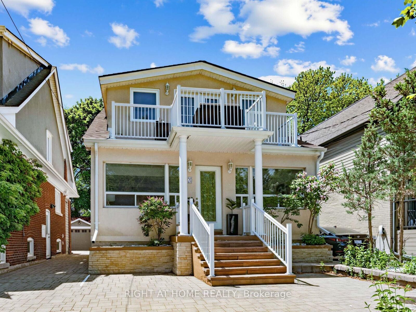 Property Photo:  20 Kildonan Drive Main  ON M1N 3B5 