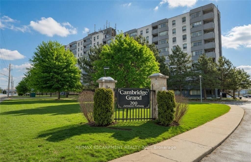 Property Photo:  200 Jamieson Parkway 615  ON N3C 4B5 