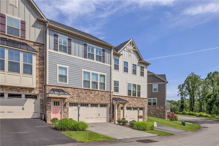 Property Photo:  2005 Lampl Ln  PA 15644 