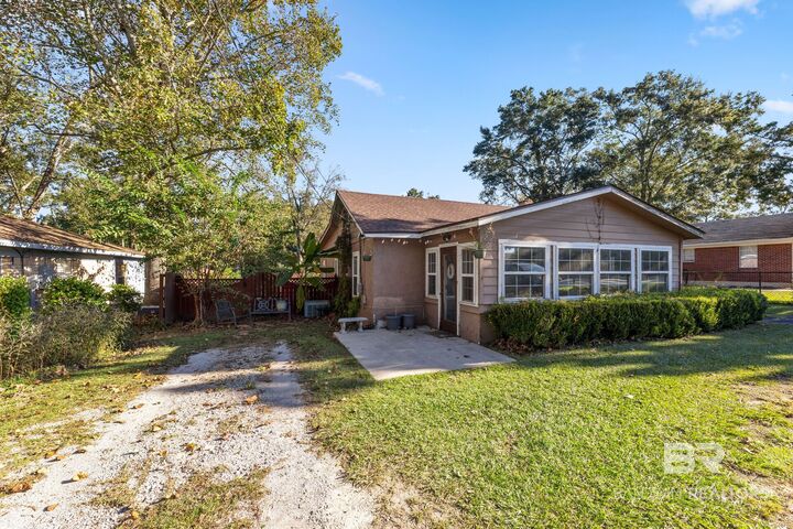 Property Photo: 523 Gayfer Avenue AL 36532