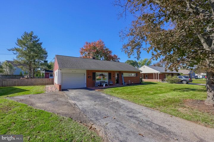 Property Photo:  320 Lynn Avenue  PA 17538 