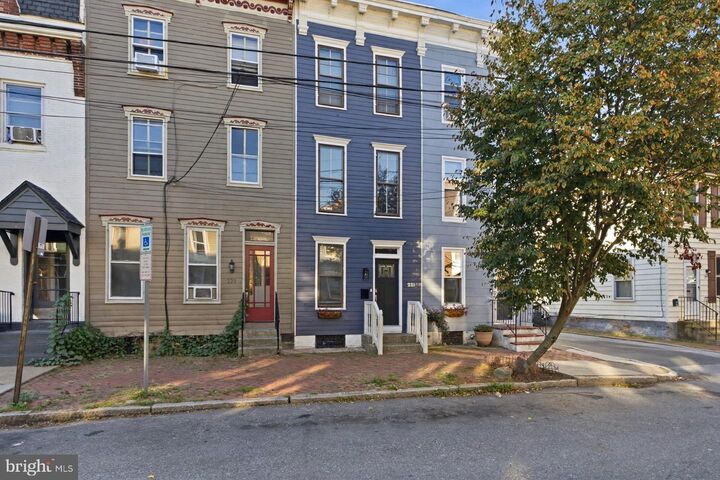 Property Photo:  221 Boas Street  PA 17102 