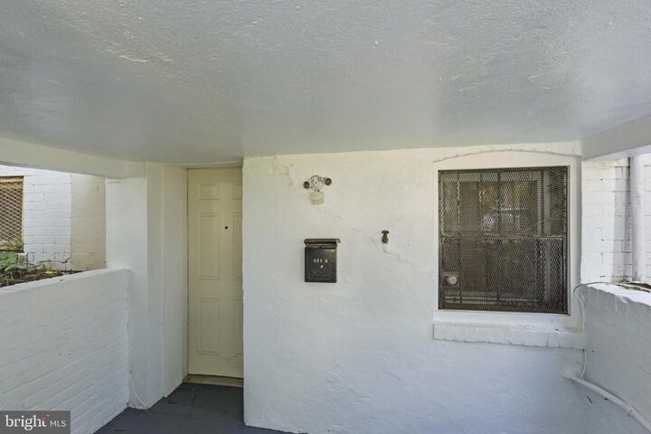 Property Photo:  608 Kenyon Street NW B  DC 20010 