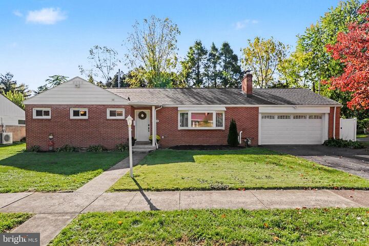 Property Photo:  3115 Earle Street  PA 17109 