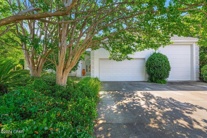 Property Photo: 104 Golf Drive FL 32408