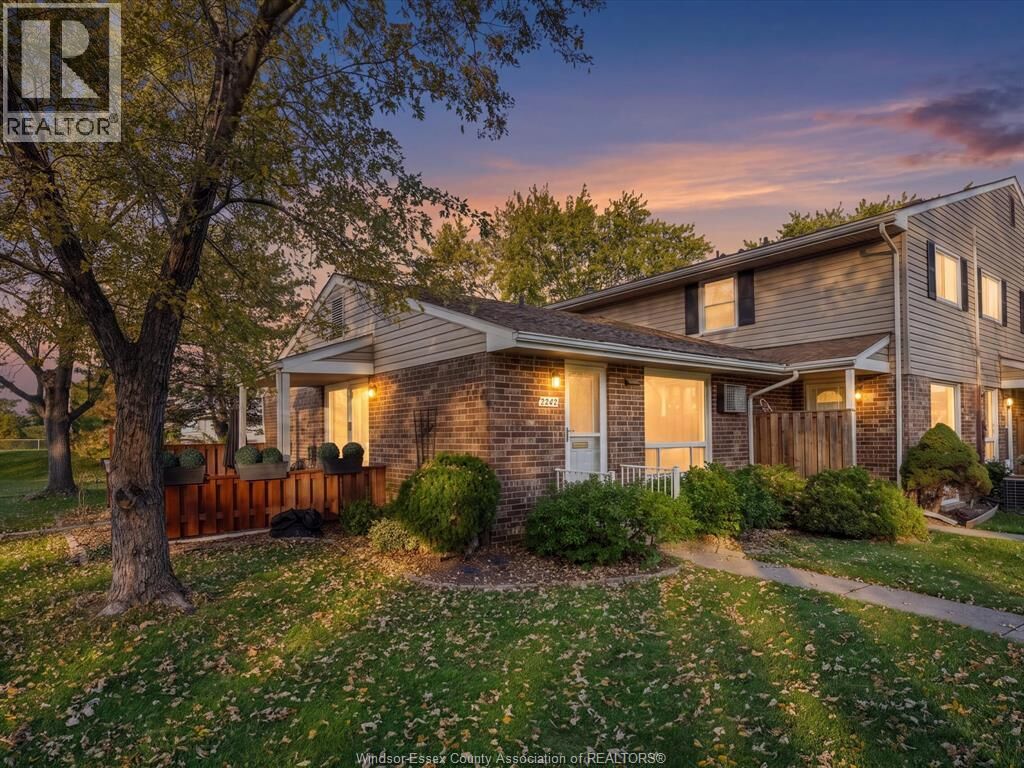 Property Photo:  2949 Meadowbrook Lane  ON N8T 3C4 