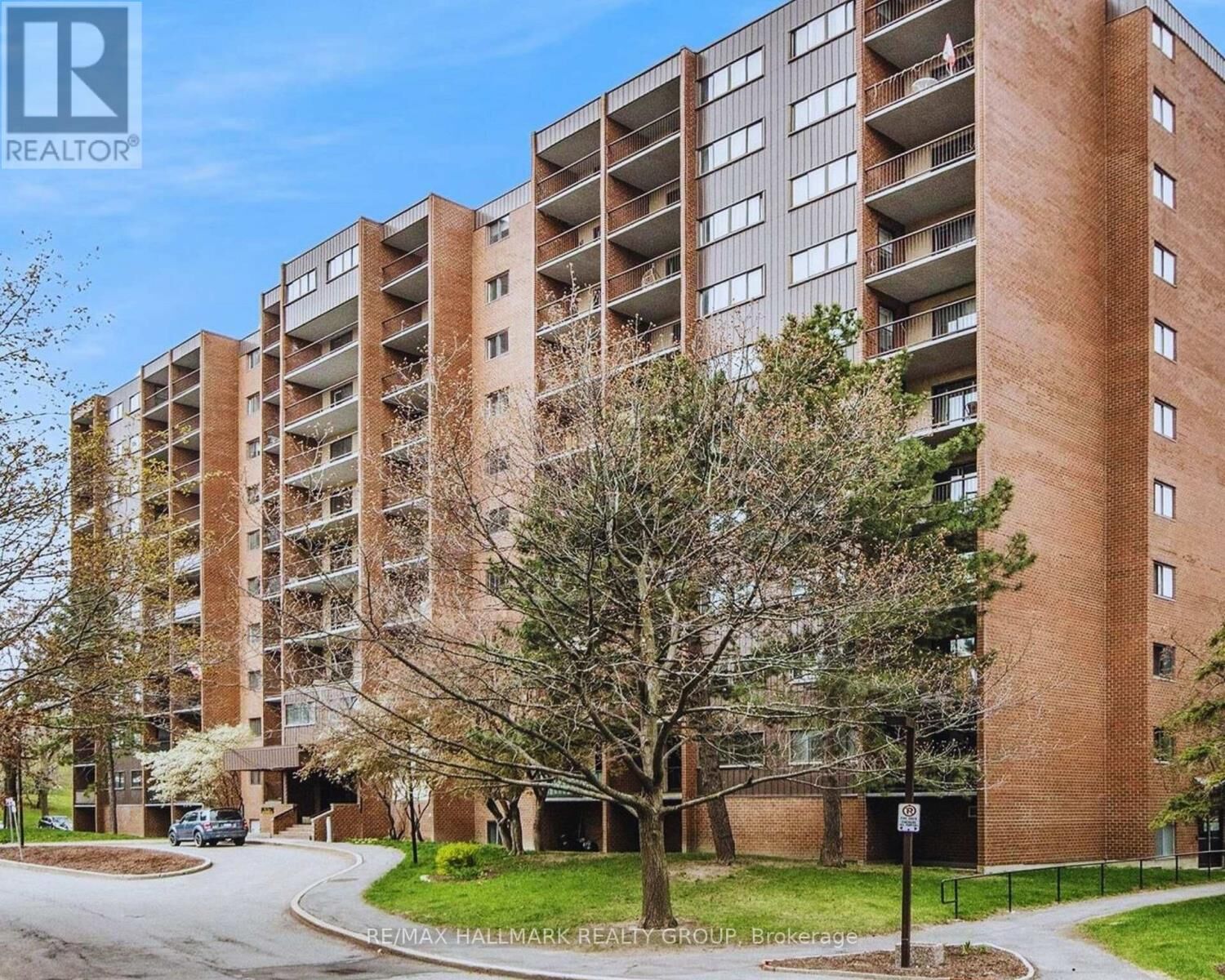 Property Photo:  2630 Southvale Crescent 401  ON K1B 4S8 