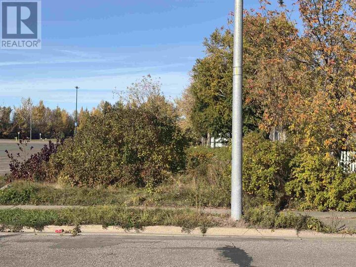 Property Photo: 418 Albert St W ON P6A 1C3