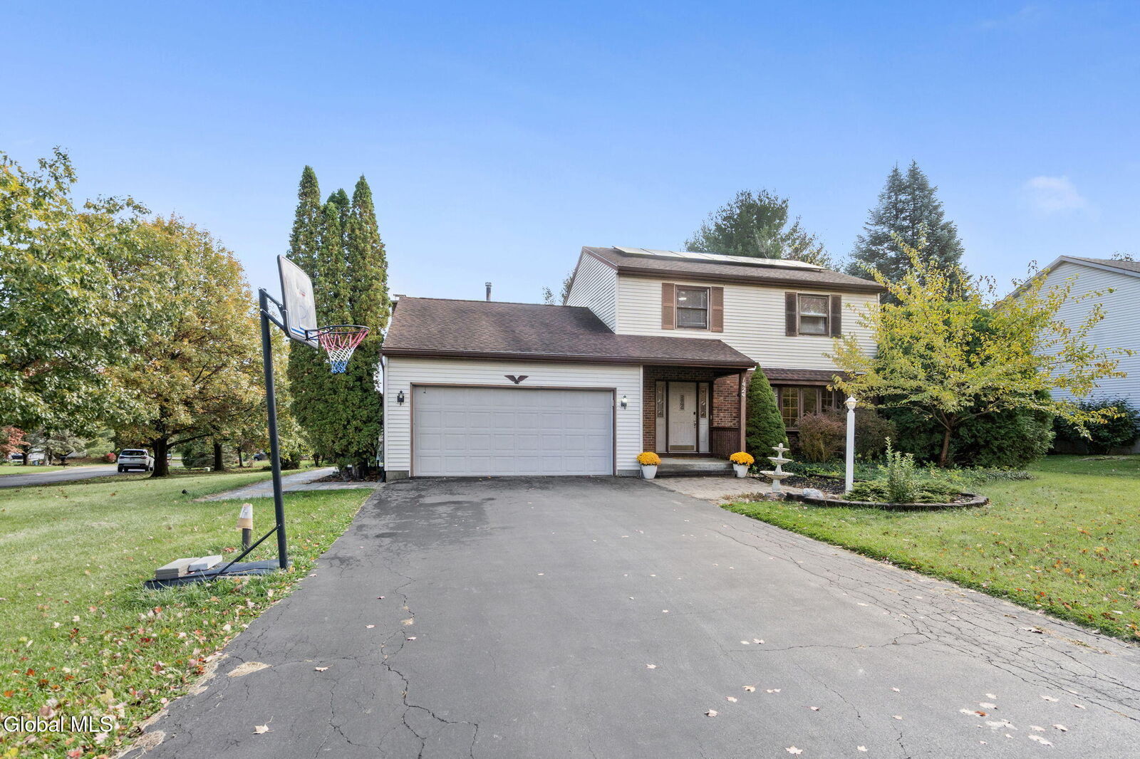 Property Photo:  1424 Orlyn Drive  NY 12309 