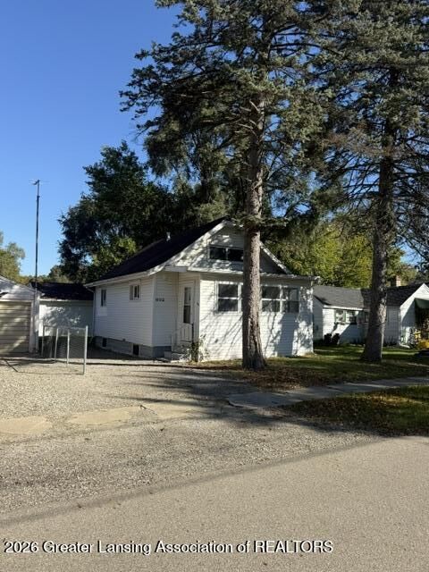 Property Photo:  602 E Bird Street  MI 49203 