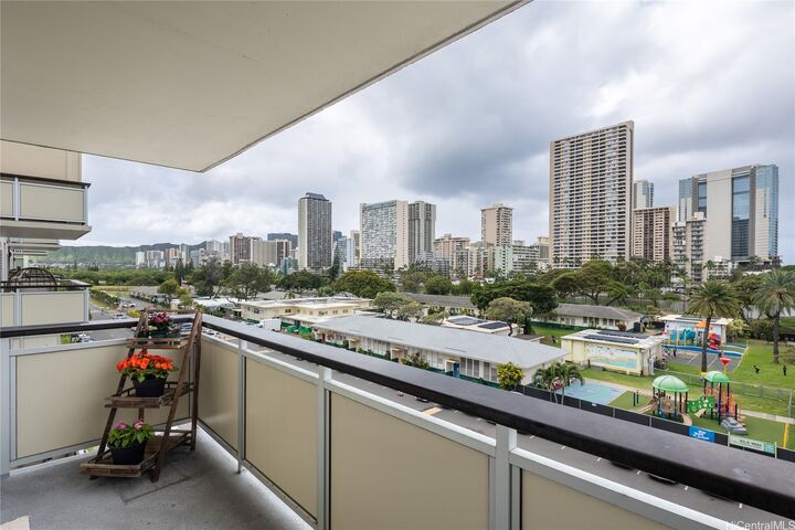 Property Photo: 509 University Avenue 504 HI 96826