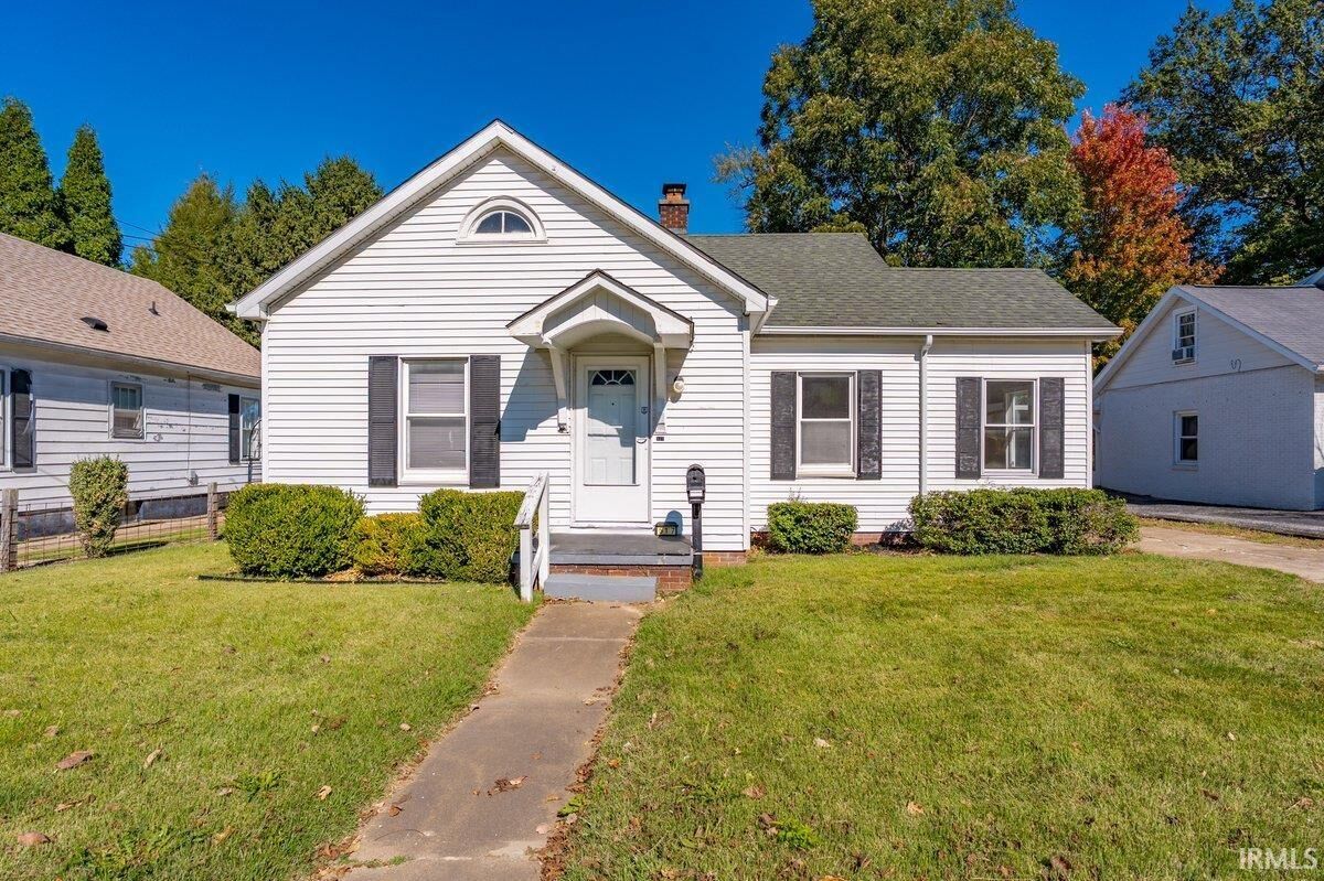 Property Photo:  517 W Locust Street  IN 47601 