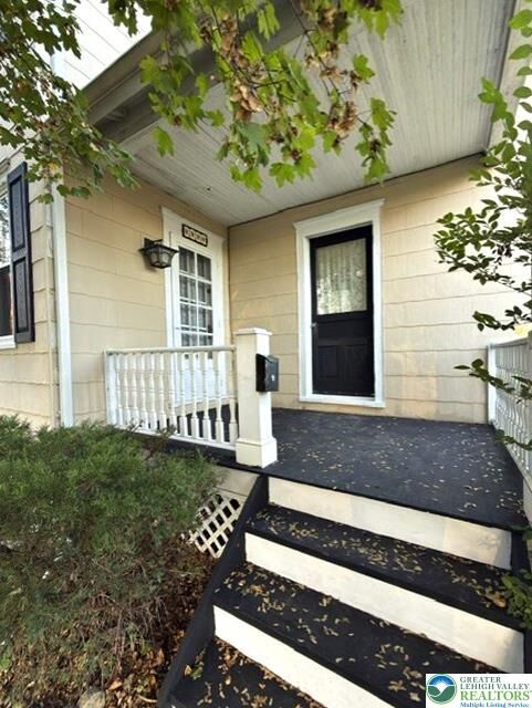 Property Photo:  229 W Lafayette Street  PA 18042 