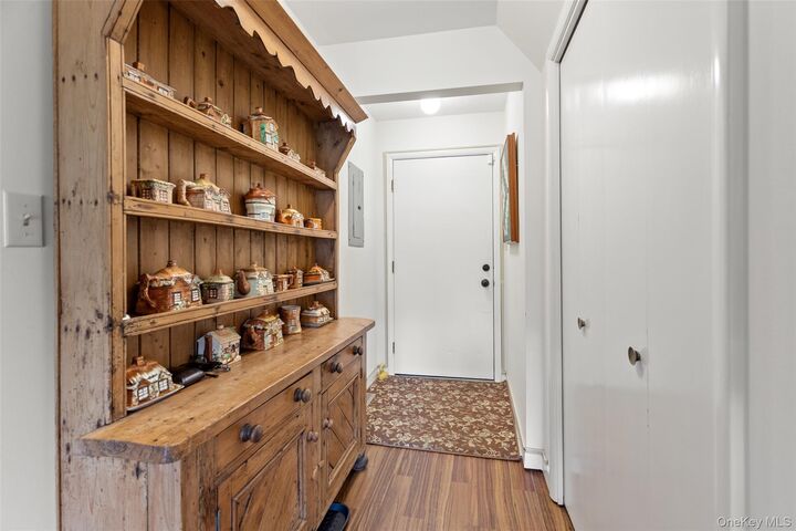 Property Photo:  241 Old Farm Lane  NY 10547 