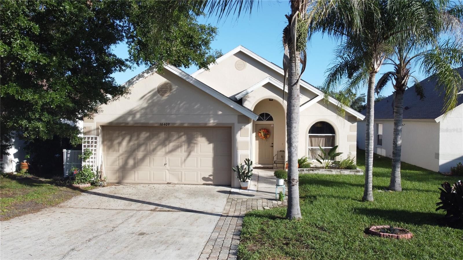 Property Photo: 16409 Coopers Hawk Avenue FL 34714