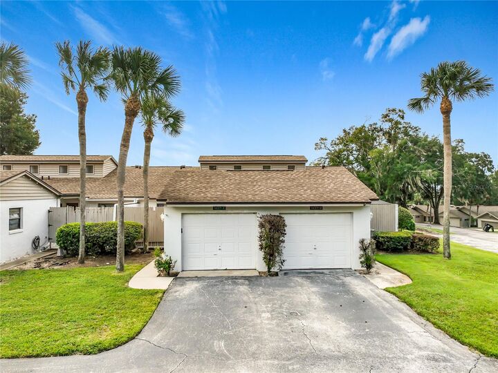 Property Photo: 1437 Oak Place C FL 32712