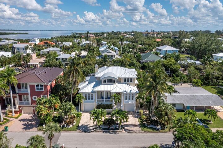 Property Photo:  550 Norton Street  FL 34228 