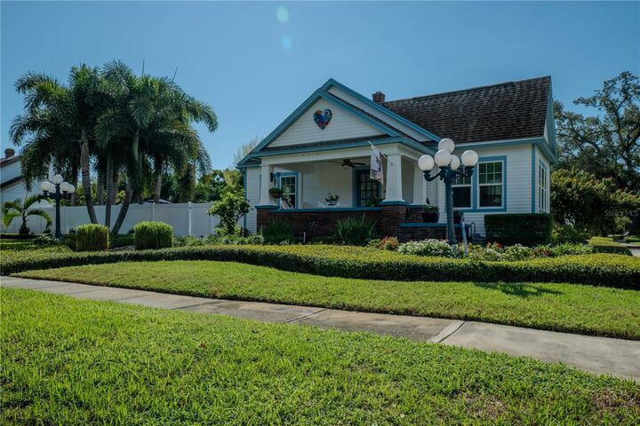 Property Photo: 2890 8th Avenue N FL 33713
