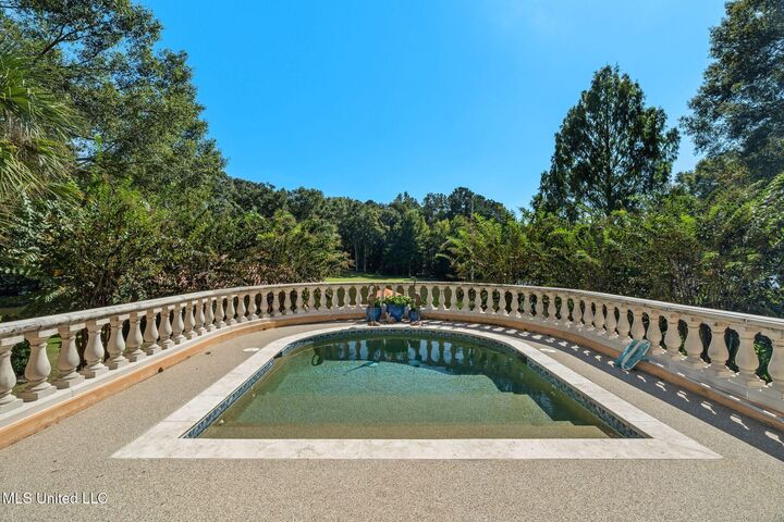 Property Photo: 16 Chandeleur Point MS 39402