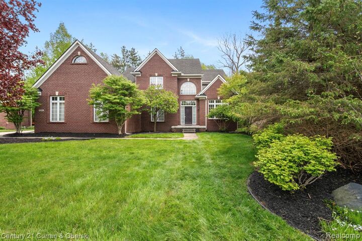 Property Photo:  27852 Larson Lane  MI 48331 3039 