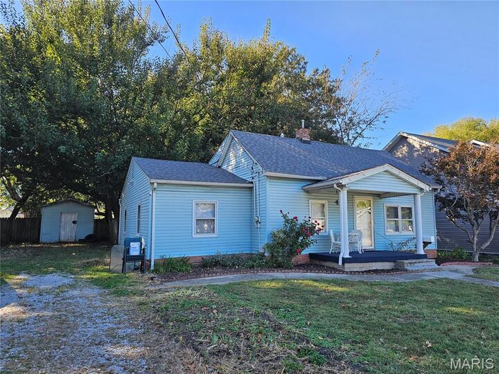 Property Photo:  405 S Harrison Street  IL 62056 