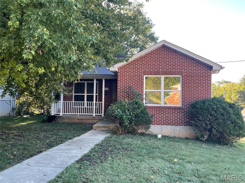 Property Photo: 803 Silver Street IL 62002