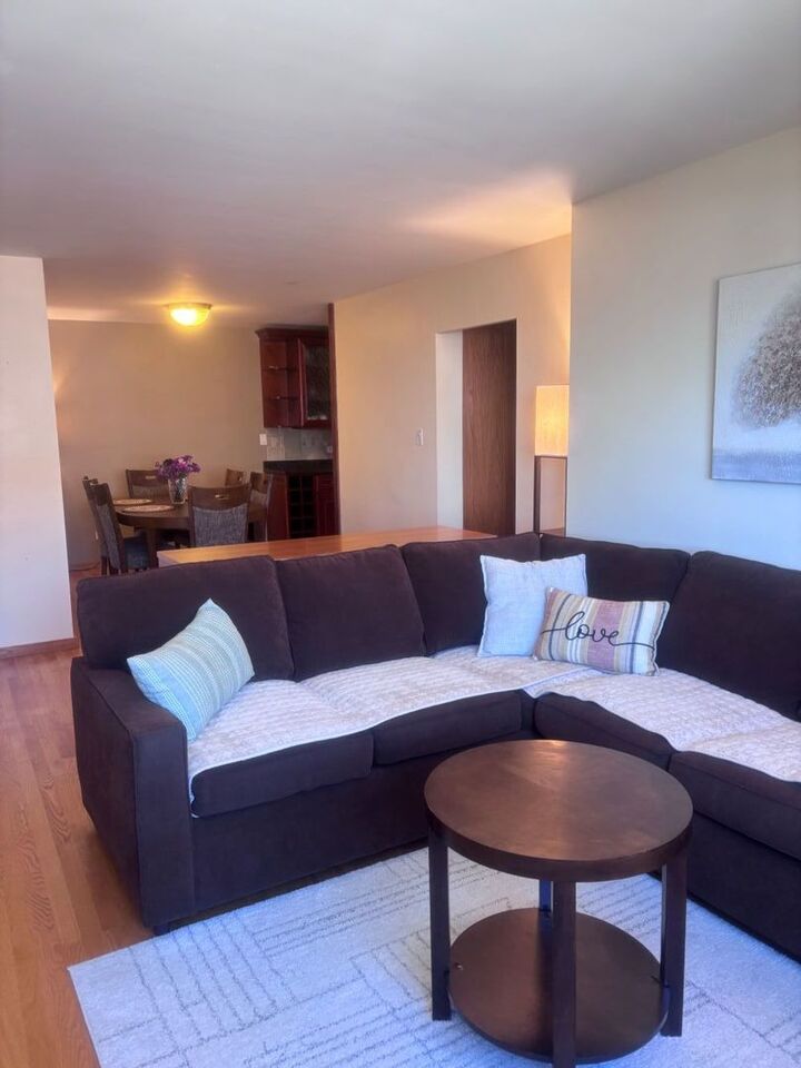 Property Photo: 6300 N Sheridan Road 717 IL 60660