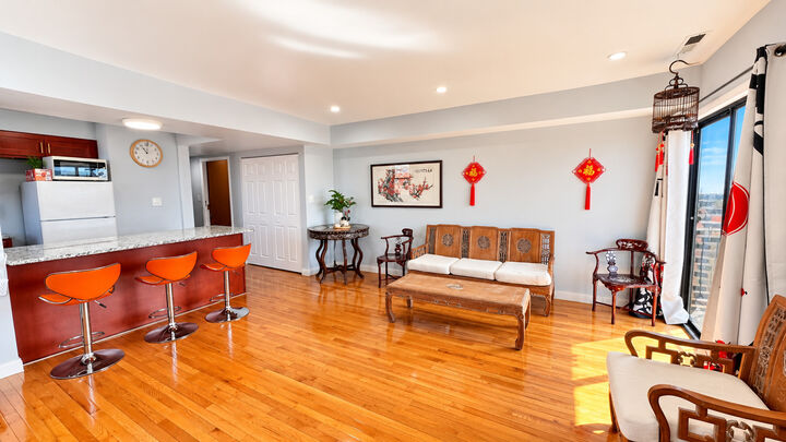 Property Photo: 222 W 22nd Place 4A IL 60616