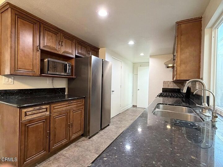Property Photo:  327 E Live Oak Street 4  CA 91776 