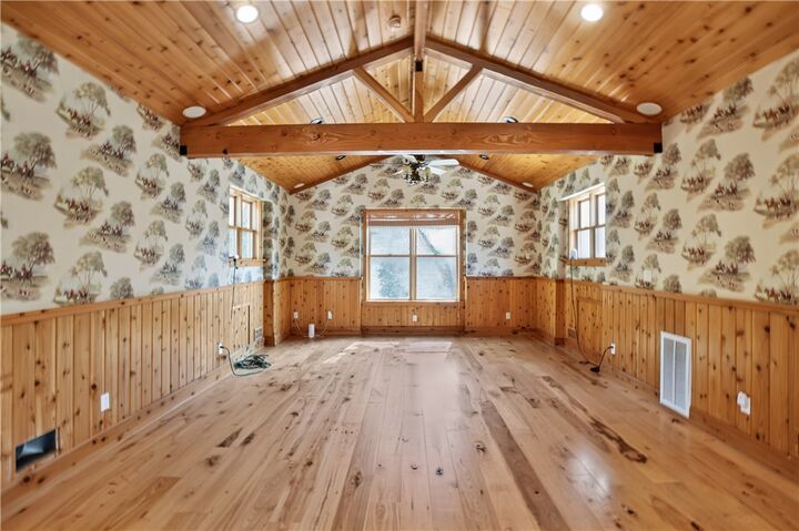 Property Photo:  1350 Ditmas  CA 93420 