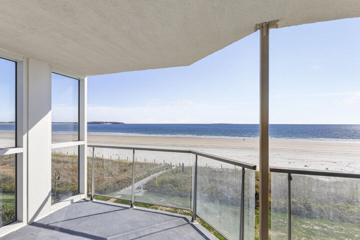 Property Photo:  207 E Grand Avenue F3  ME 04064 