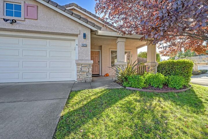 Property Photo:  1625 Jonquil Drive  CA 95747 