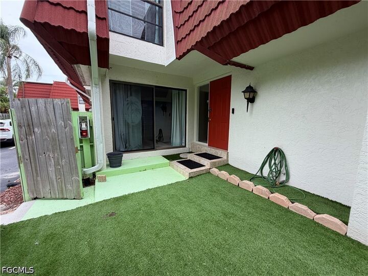 Property Photo: 10927 Meadow Lark Cove Drive FL 33908