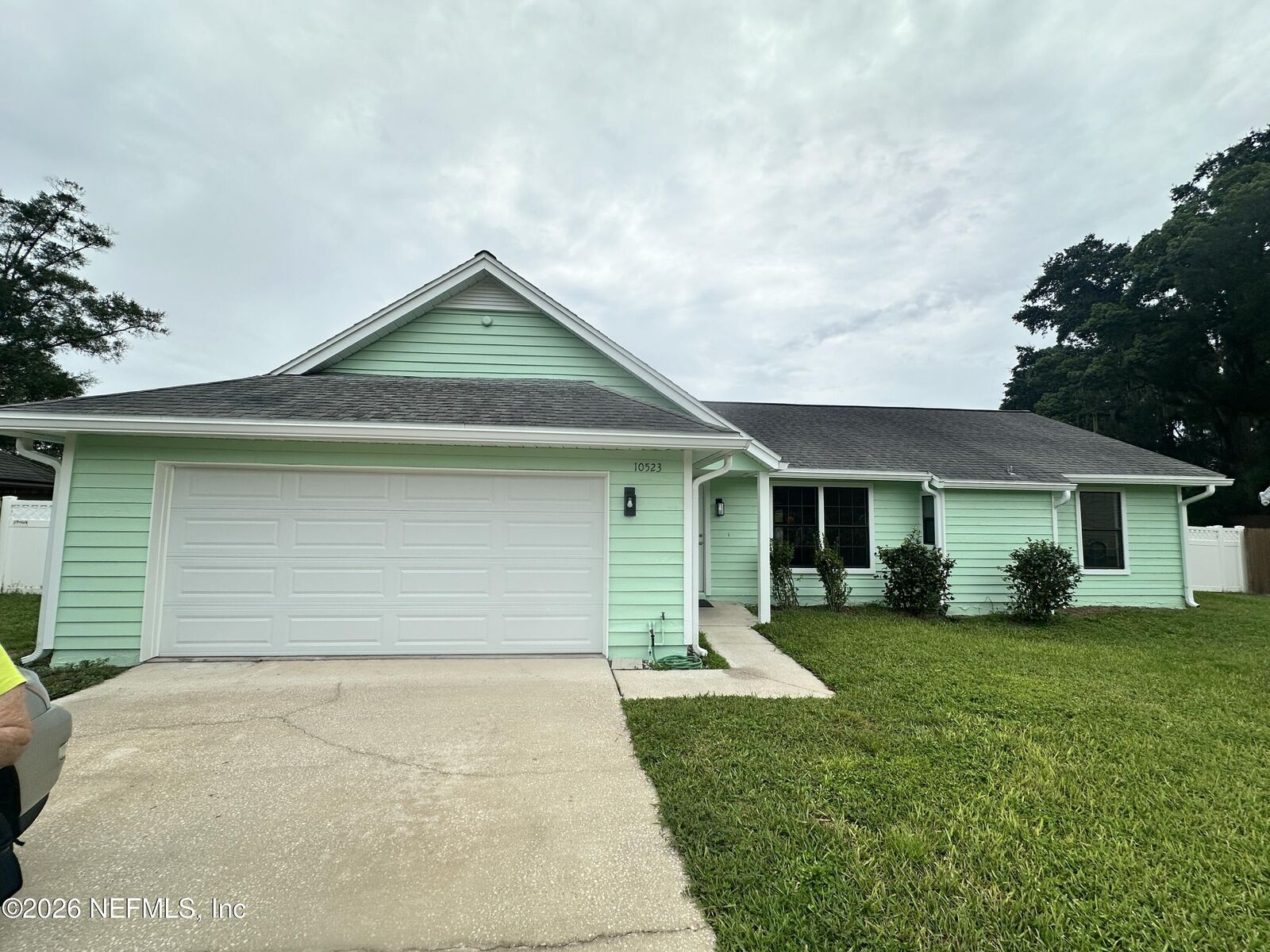 Property Photo: 10523 Rocky Garden Lane FL 32257
