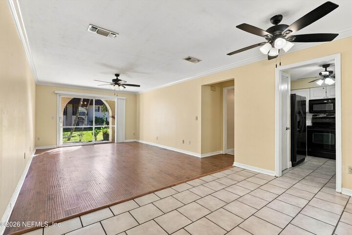 Property Photo: 1609 El Camino Road 2 FL 32216