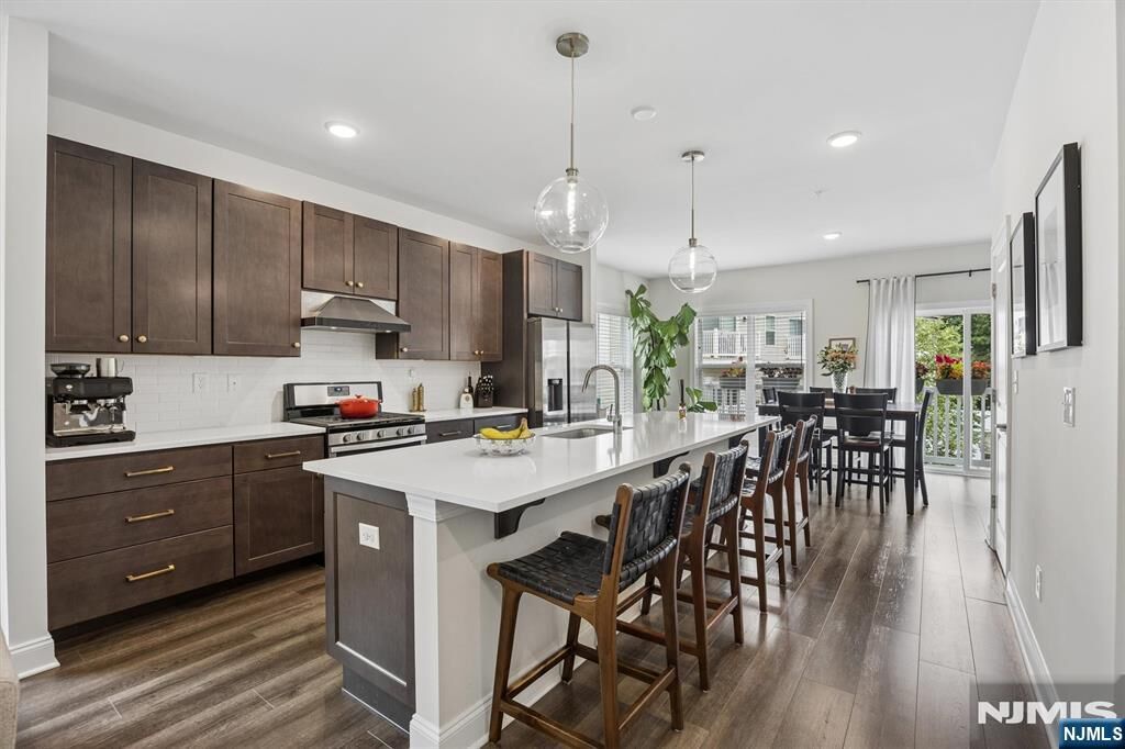 Property Photo:  206 Abbe Road  NJ 07424 
