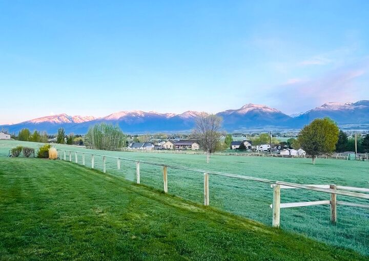 Property Photo: 675 Warbler Lane MT 59828