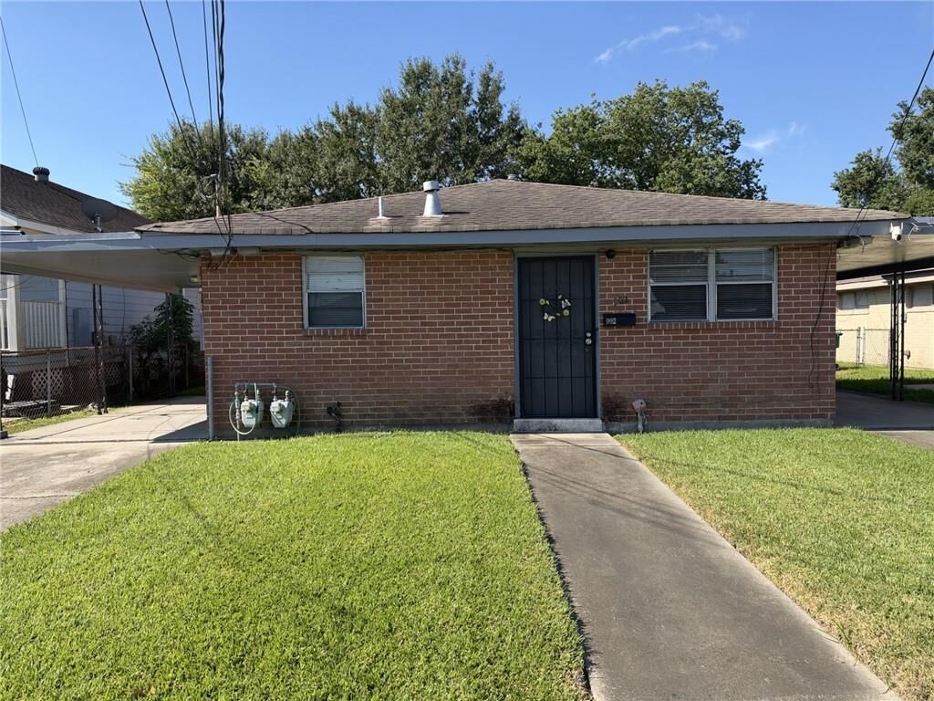 Property Photo:  902 Gulf Drive  LA 70053 