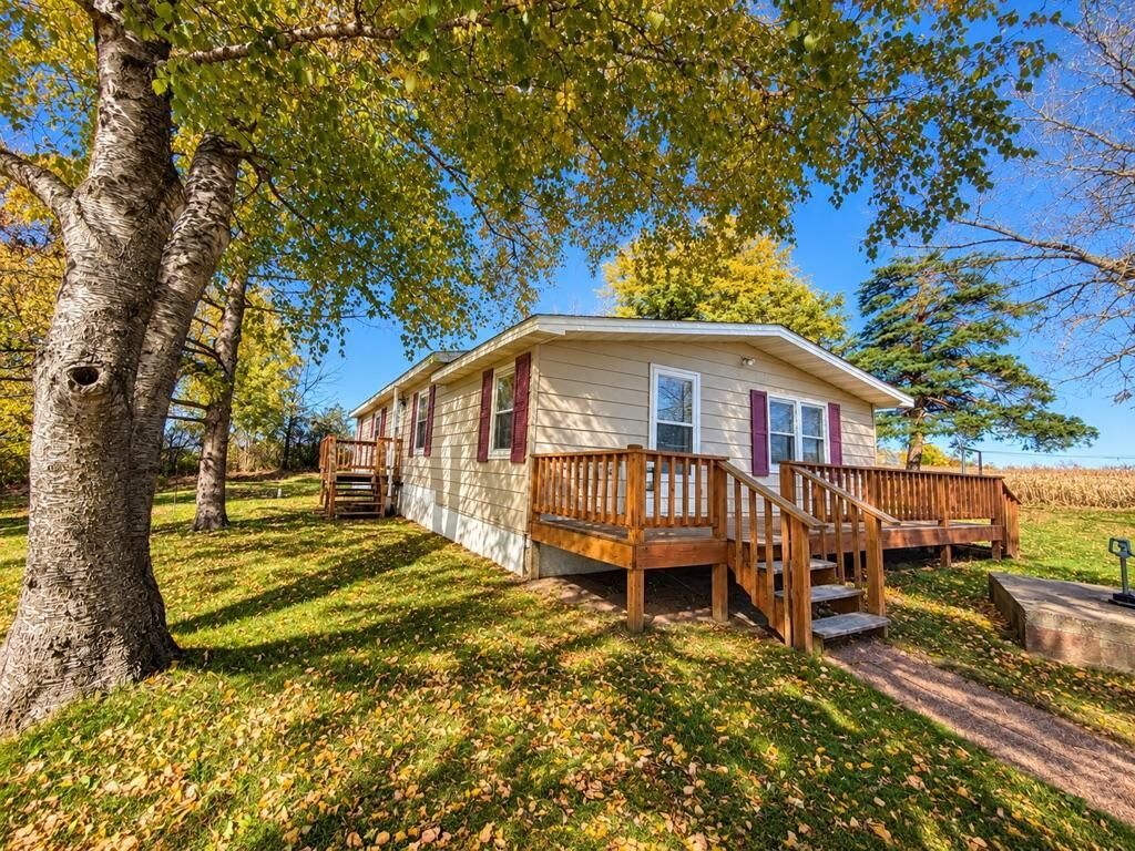 Property Photo:  17252 County Road 44  MN 55382 