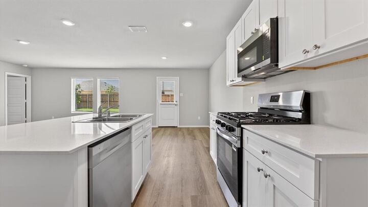 Property Photo: 7709 Royal Fern Drive TX 76259