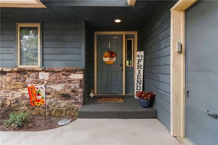 Property Photo:  8 Helmsley Lane  AR 72715 