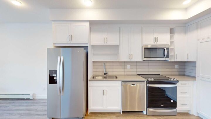Property Photo: 3932 University Avenue NW 528 AB T3B 6P6