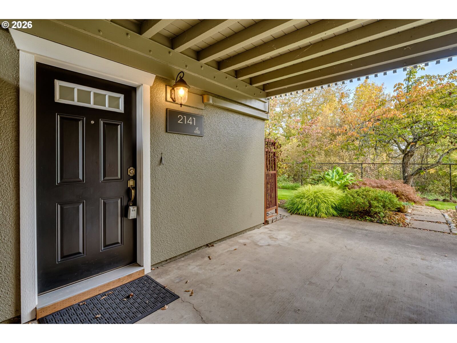 Property Photo: 2141 W 15th Ct OR 97402