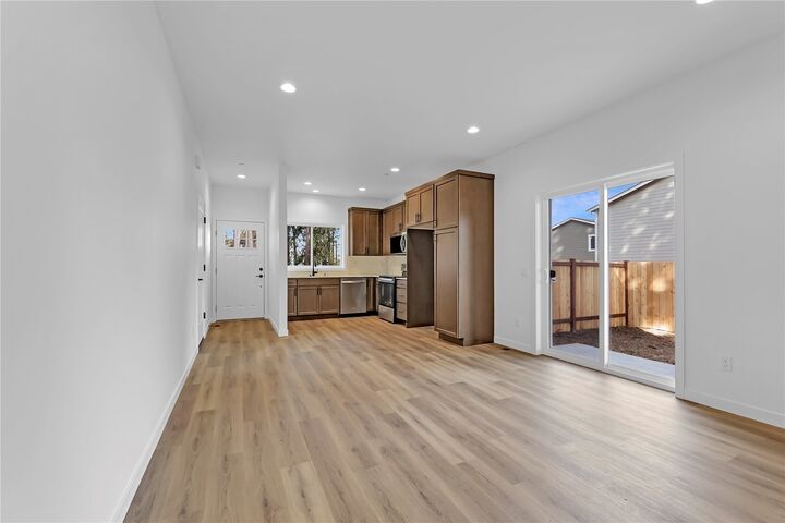 Property Photo:  7020  Wetmore Avenue B  WA 98203 