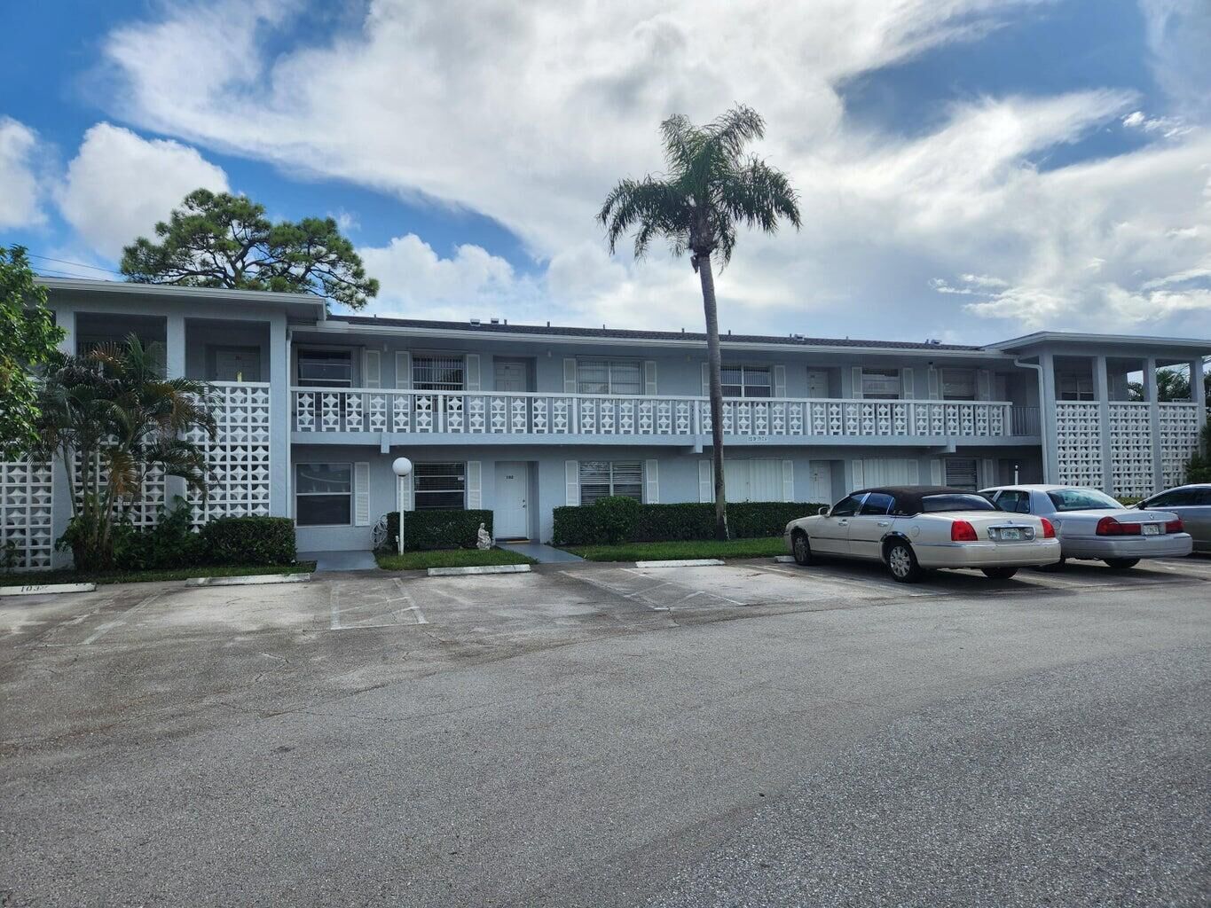 Property Photo:  2920 SW 15th Street 202  FL 33445 
