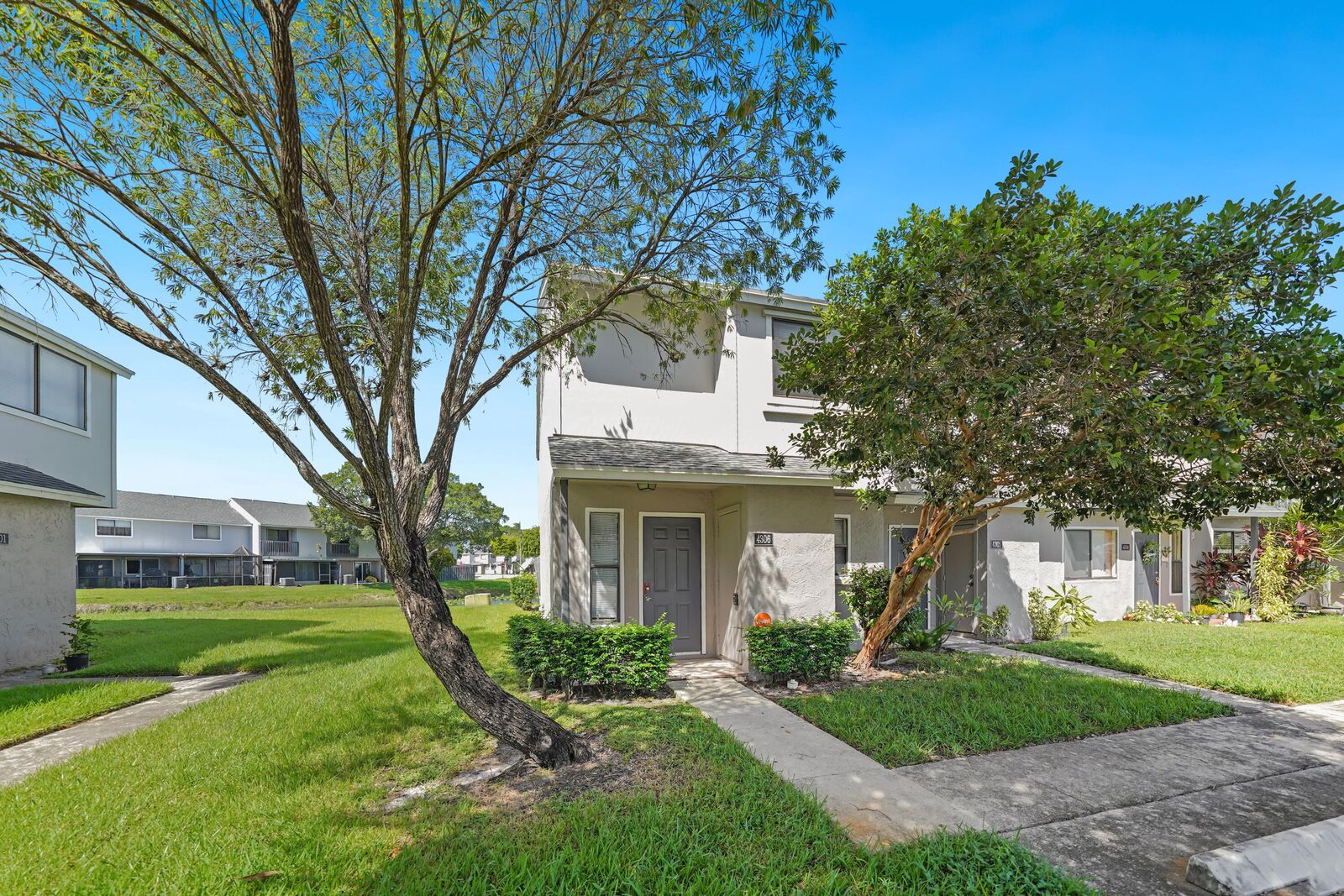 Property Photo:  4306 Inlet Circle  FL 33463 