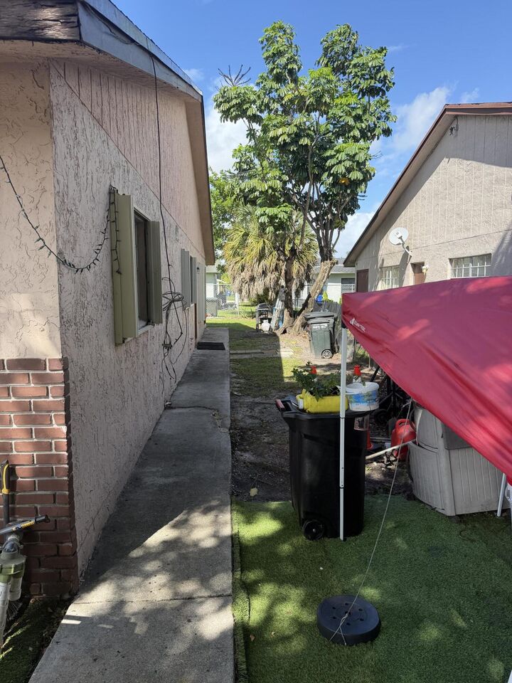 Property Photo: 1471 NW 22nd Street D FL 33311