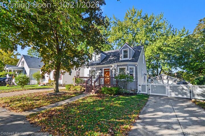Property Photo:  1529 N Altadena Avenue  MI 48067 