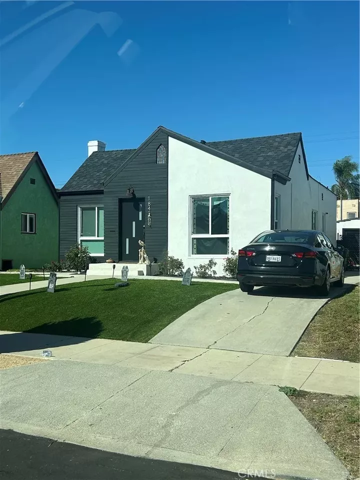 Property Photo:  1841 W 70th  CA 90047 