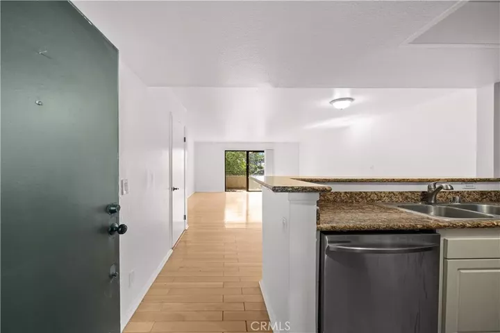 Property Photo:  64 N Mar Vista Avenue 103  CA 91106 